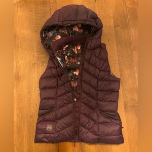 Oiselle Puffy Bird Vest - Size Medium Moody Floral